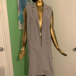 Sleeveless Long Blazer